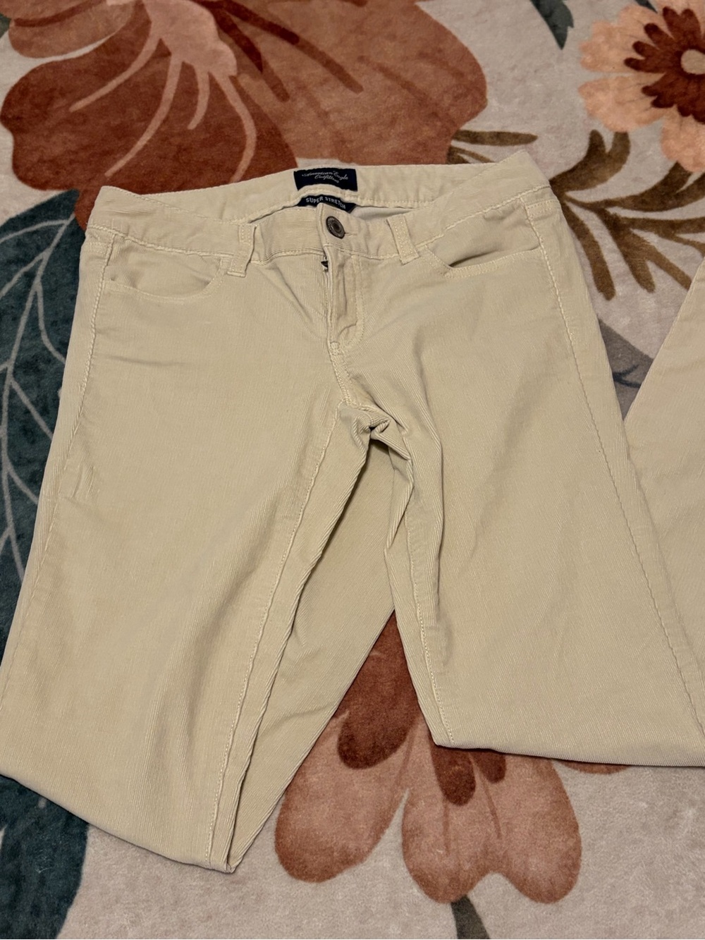 Vintage Y2K American Eagle Women’s Cream Stretch Jeans Size 4